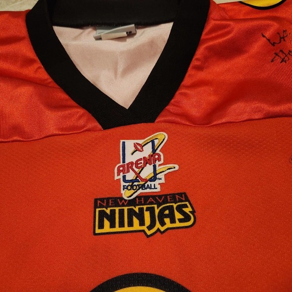 VTG New Haven Ninjas Arena Football TEAM SIGNED AUTOGRAPHED Jersey - Picture 4 of 16